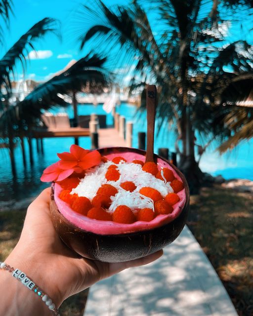 Springtime Pitaya Smoothie Bowl
