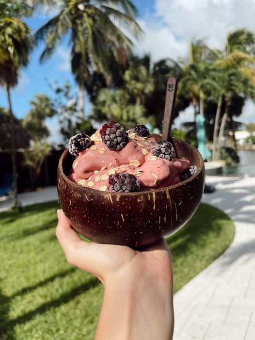 Sweet Cherry Smoothie Bowl